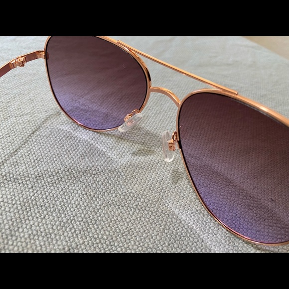 Tahari sunglasses new - Picture 11 of 16